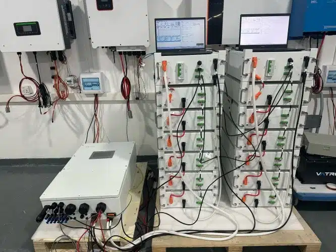 Energy storage system with lithium battery modules in operation