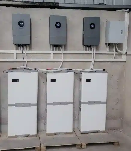 Residential solar battery storage system with inverters