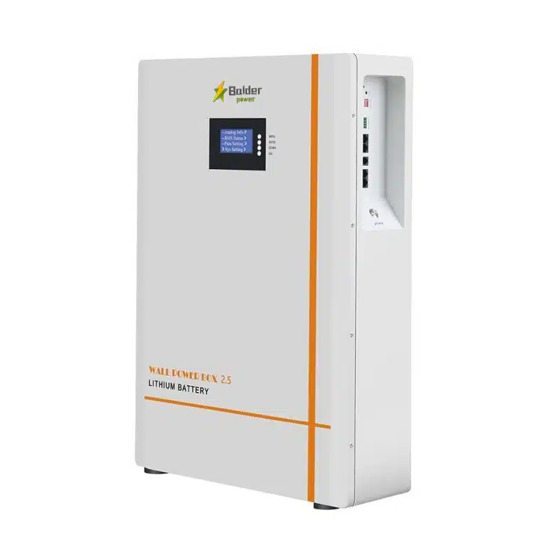 صورة أمامية لبطارية بالدر باور 51.2 فولت 300 أمبير/ساعة (15 كيلوواط ساعة) المثبتة على الحائط من نوع ليثيوم فوسفات الحديد. نظام تخزين طاقة منزلي ذو سعة هائلة وتصميم أبيض أنيق.