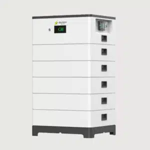 Vista lateral da bateria da série BPE-HV-PRO, mostrando seu design fino e moderno e sua robusta carcaça de metal.