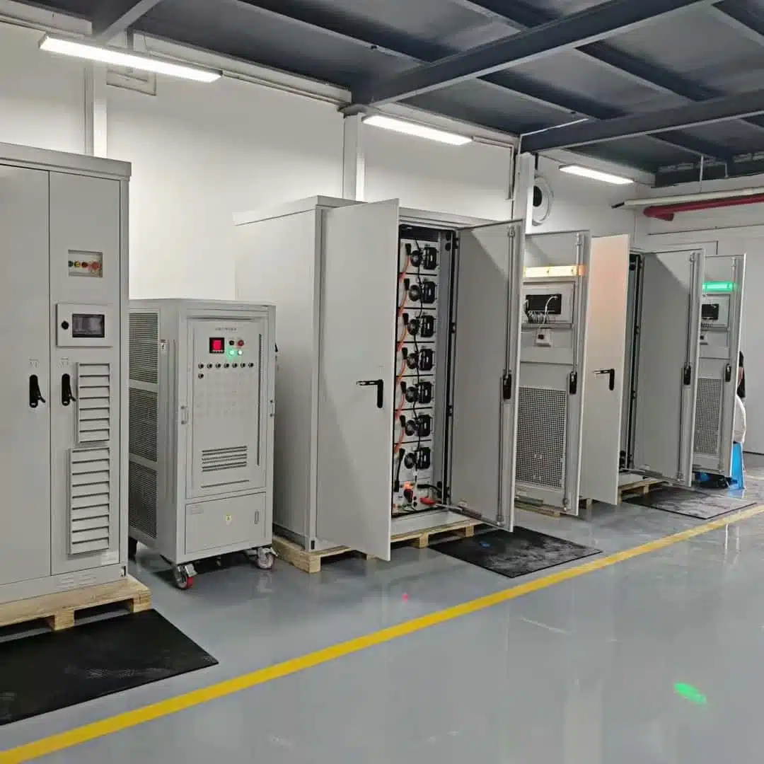 Gabinete de sistema de almacenamiento de energía solar comercial industrial Todo en uno Batería de litio LiFePO4 Contenedor BESS PRODUCCIÓN EN FÁBRICA BALDERPOWER.webp